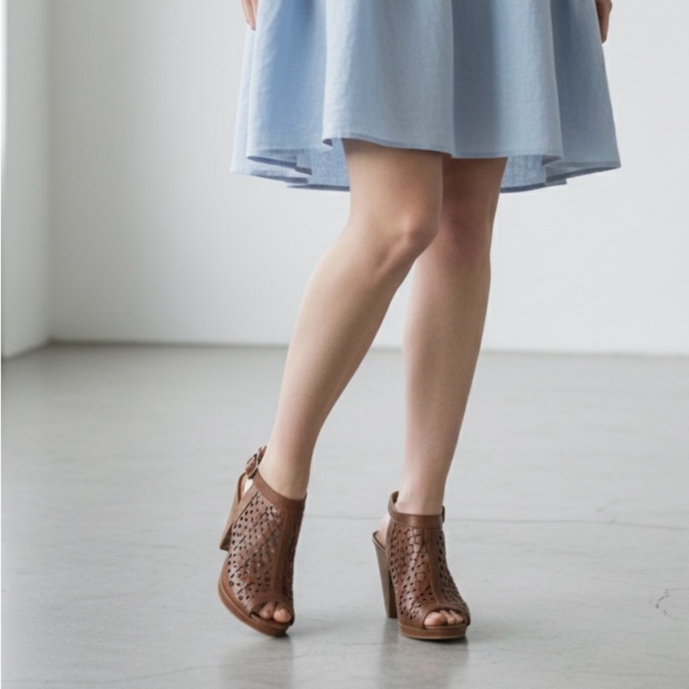 CL by Laundry Brown Wedge Heels